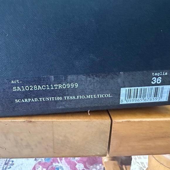 Never worn gorgeous Studio Pollini flower shoes size 36 - Picture 6 of 10